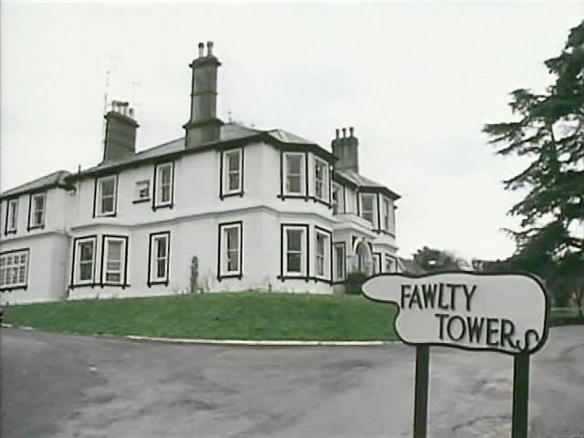 fawlty-towers-episode-1-sign